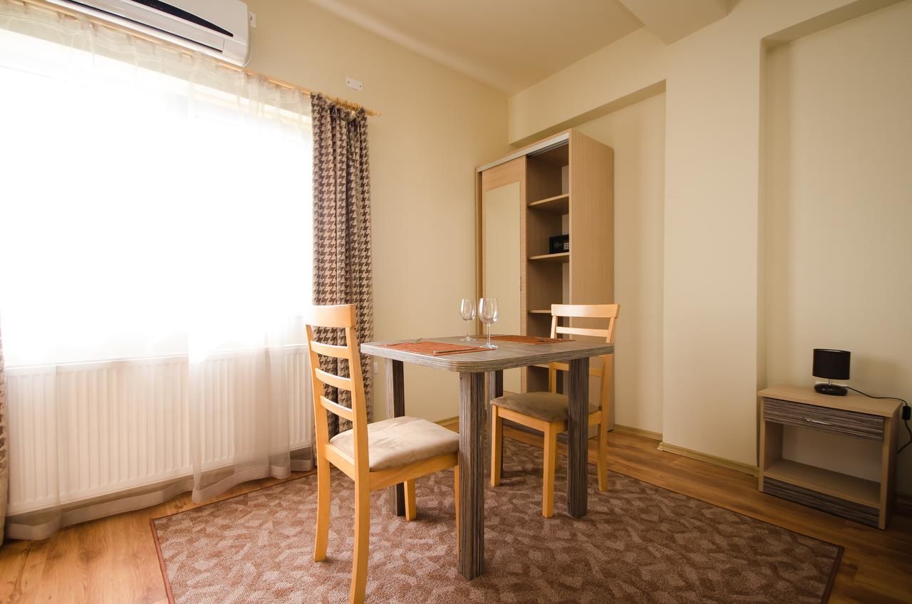 Апарт-отели Apart Hotel Bonjour Cluj Клуж-Напока-10