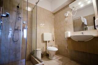 Апарт-отели Apart Hotel Bonjour Cluj Клуж-Напока Номер-студио с кроватью размера «queen-size»-5