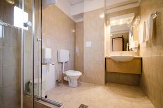 Апарт-отели Apart Hotel Bonjour Cluj Клуж-Напока Номер-студио с кроватью размера «queen-size»-10