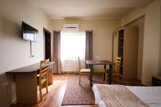 Апарт-отели Apart Hotel Bonjour Cluj Клуж-Напока Номер-студио с кроватью размера «queen-size»-1