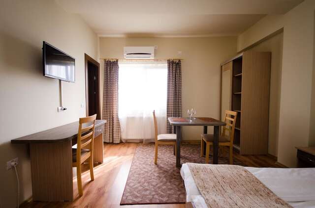 Апарт-отели Apart Hotel Bonjour Cluj Клуж-Напока-4
